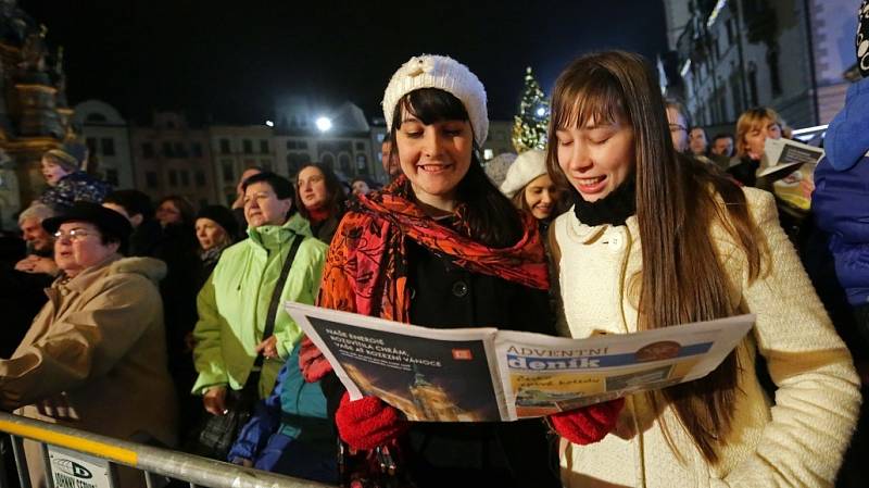 11.12.2013. Česko zpívá koledy na Horním náměstí v Olomouci