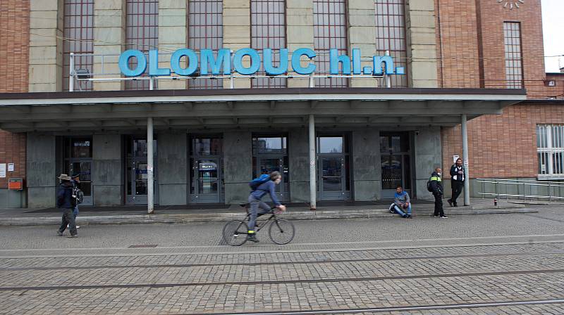 Hlavní  nádraží v Olomouci v čase nouzového stavu