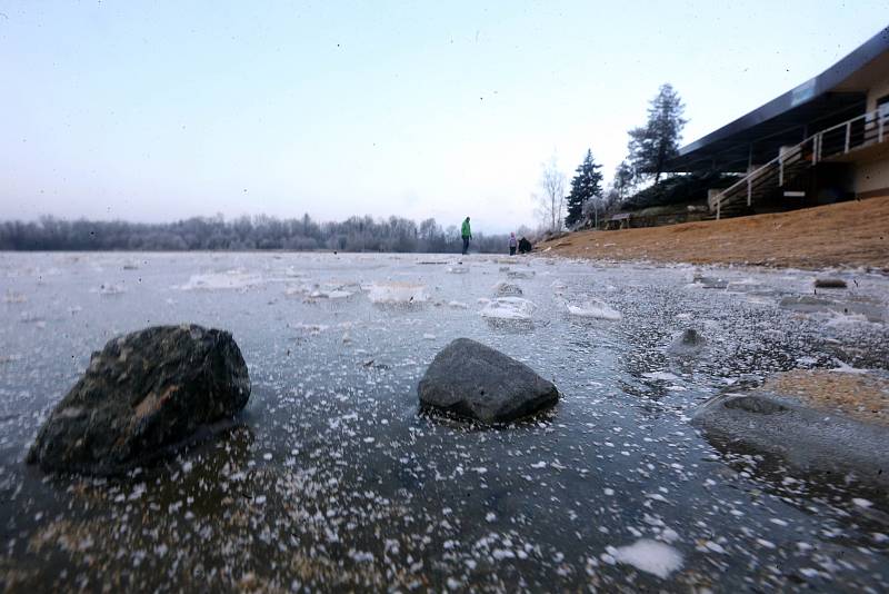 Leden 2019. Zamrzlé přírodní koupaliště Poděbrady