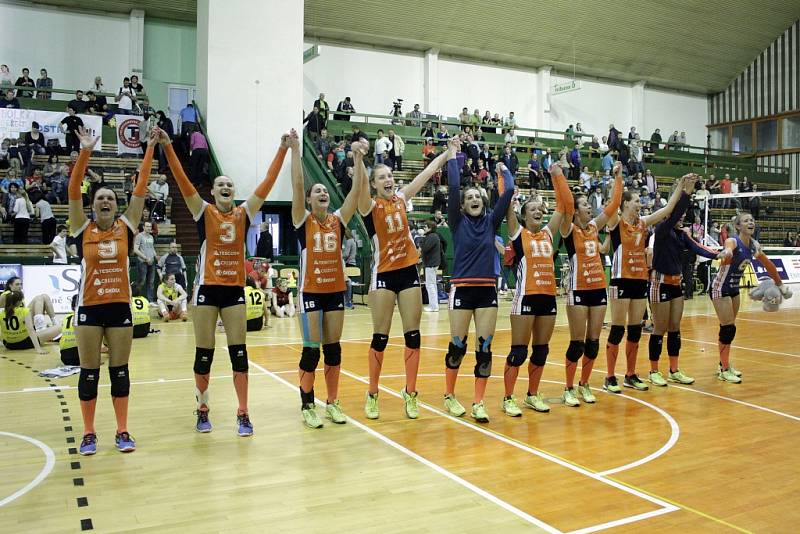 Olomoucké volejbalistky zvítězily v pátém zápase semifinále nad Ostravou 3:0 a postoupily do finále