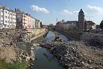 31.7.2018 - demolice olomouckého mostu přes Moravu u Bristolu.