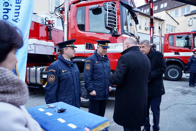 Slavnostní předání nové techniky Hasičskému záchrannému sboru Olomouckého kraje, 8. 1. 2019