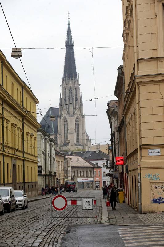 Začala oprava třídy 1.máje v Olomouci.