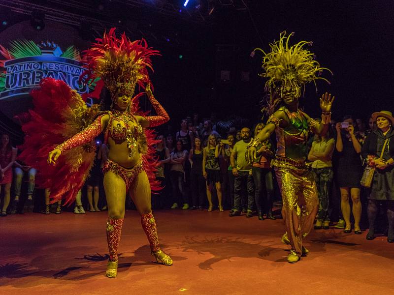 Brazilský karneval, latino show světového formátu s Rodry-Gem, Dj Lazaro se svými karibskými rytmy z Kuby a program dalších skvělých hudebních a tanečních hostů dohromady vytvořili nezapomenutelný latinskoamerický večer a zavalili Olomouc pořádnou lavinou