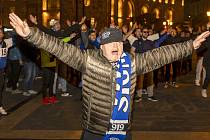 Fanoušci Sigmy na pochodu Jerevanem, 6. listopadu 2025