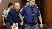 Hlavním míchačům metanolové směsi Rudolfu Fianovi a Tomáši Křepelovi Vrchní soud v Olomouci v roce 2015 potvrdil doživotní tresty