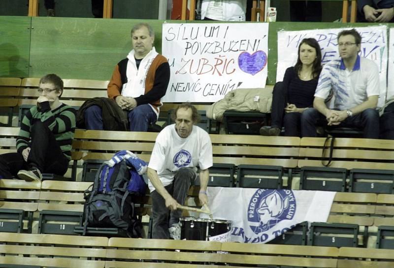 Olomoucké volejbalistky (v oranžovém) proti Přerovu