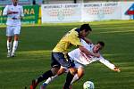 Fotbalisté HFK Olomouc (v bílém) proti Břeclavi