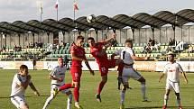 Fotbalisté HFK Olomouc (v bílém) prohráli v 1. kole MOL Cupu se Zbrojovkou Brno 0:3.