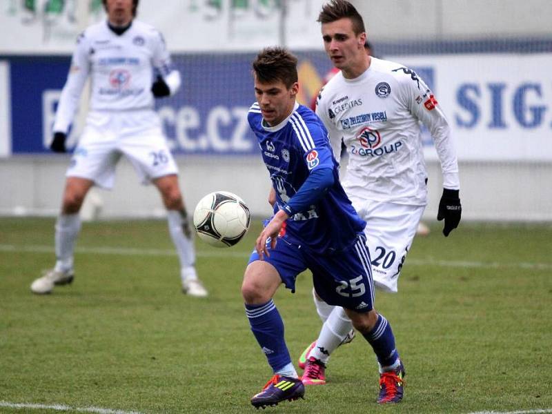 Olomoucká Sigma (v modrém) v generálce na jarní část ligy porazila Slovácko 1:0