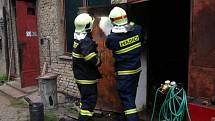 Hasiči zasahují u požáru v průmyslové hale v Brodku u Přerova