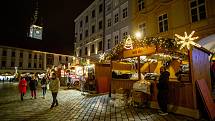 První den vánočních trhů a rozsvícení vánočního stromu v Olomouci, 19. listopadu 2021