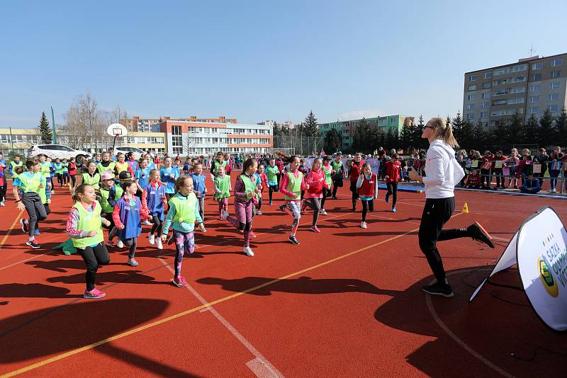 Olympijský trénínk na ZŠ Heyrovského v Olomouci pod vedením Michaely Hrubé, Štěpána Janáčka, Šárky Kašpárkové a Michala Pogányho