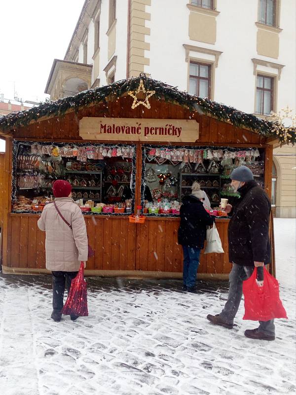 První sníh na Hané si v centru Olomouce nejvíce užívají děti - 3. 12. 2020
