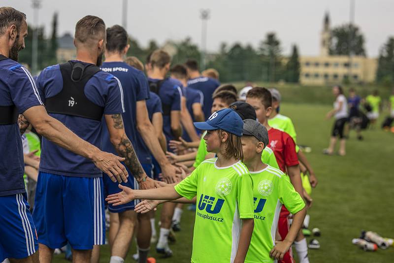 Účastníci Olomoucké fotbalové školy měli na programu spoustu aktivit.