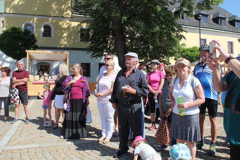 Desáté výročí letos oslavily Slavnosti kroje ve Velké Bystřici na Olomoucku