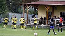 Fotbalisté Nových Sadů (ve žlutém) porazili Kozlovice 3:1