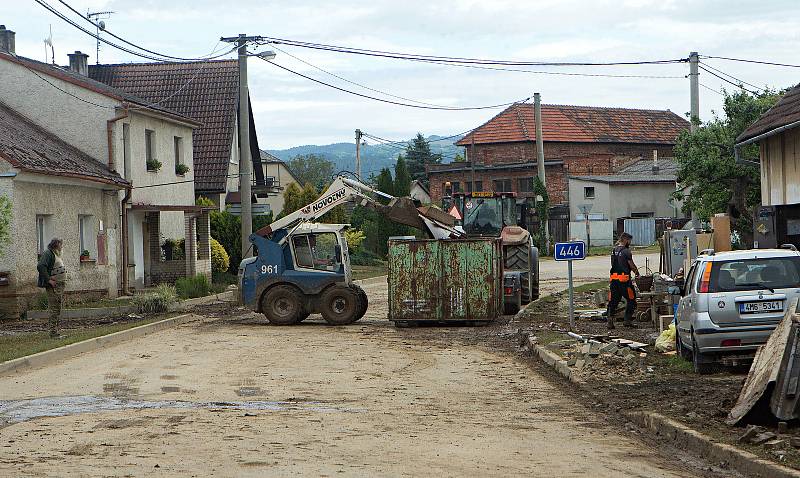 Šumvald. Druhý den po bleskové povodni, 9. června 2020