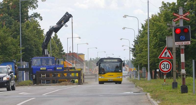 Uzavřená ulice trápí hlavně obchodníky.