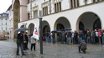 Mítinik Dělnické strany před olomouckou radnicí