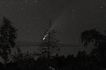 Kometa vyfocená ze Svatého Kopečku u Olomouce