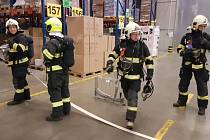 Profesionální hasiči z Olomouce cvičili v Logistickém centru společnosti Kauflandautor