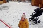 První sníh na Hané si v centru Olomouce nejvíce užívají děti - 3. 12. 2020