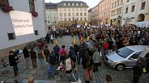 Veřejný protest proti stavbě Šantovka Tower v Olomouci v říjnu 2013