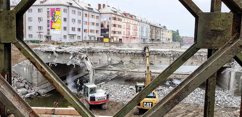 Bourání mostu v Komenského ulici v Olomouci - 19. července 2018