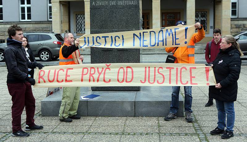 Demonstrace za nezávislost justice v Olomouci, 13. 5. 2019