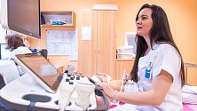 Oddělení mamární diagnostiky Fakultní nemocnice Olomouc poskytuje i během koronavirové pandemie standardní péči a je připraveno vyšetřit pacientky s akutními problémy i v rámci preventivní péče.