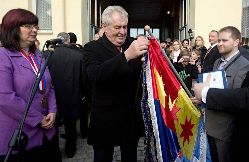 Prezident Zeman na návštěvě hanácké obce Cholina