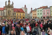 V Uničově k výročí 800. založení města uspořádali v sobotu na náměstí společné fotografování.