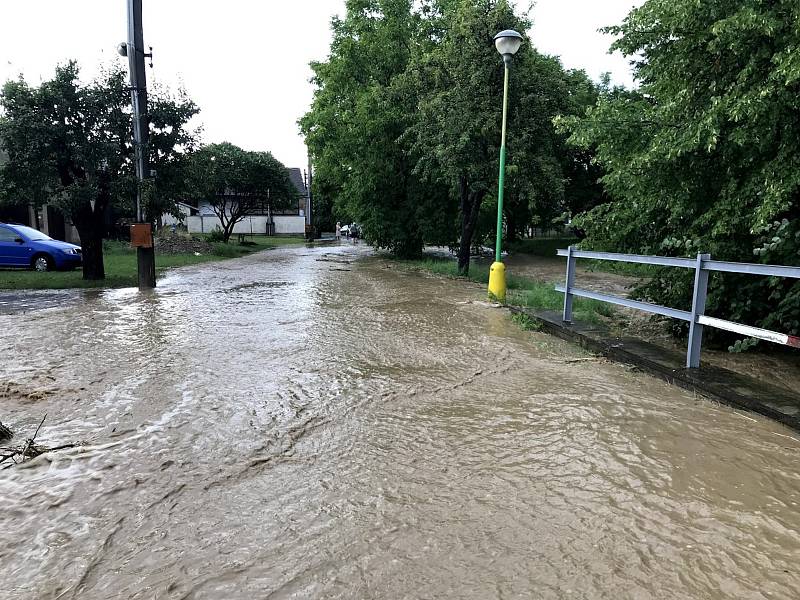 Zaplavená Cholina po bouřce, 1. 7. 2019