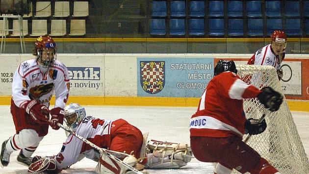 Tomáš Kundrátek (vlevo).