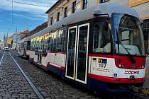 Parkující tramvaje v Sokolské ulici v Olomouci, 12. ledna 2023