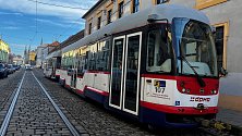 Parkující tramvaje v Sokolské ulici v Olomouci, 12. ledna 2023