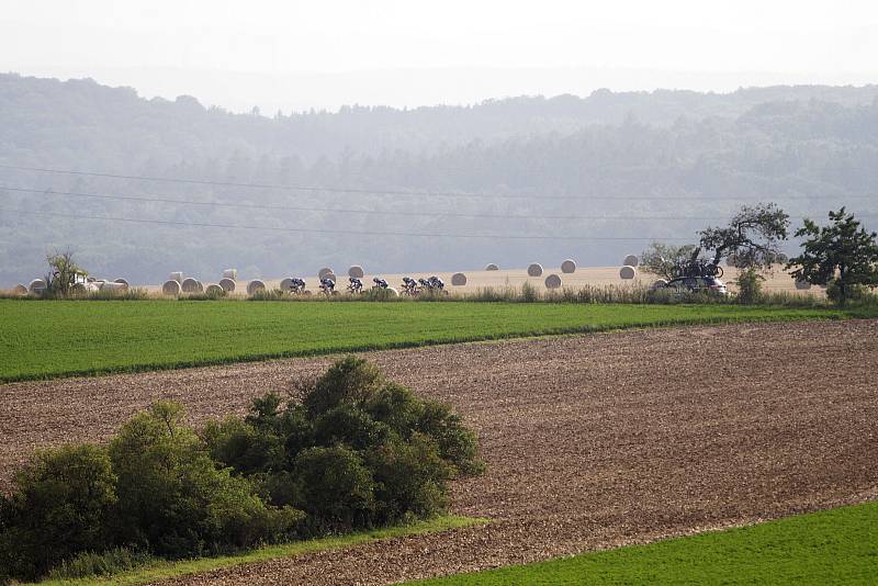 Cyklisté na závodu Czech Cycling Tour absolvovali úvodní týmovou časovku v okolí Uničova