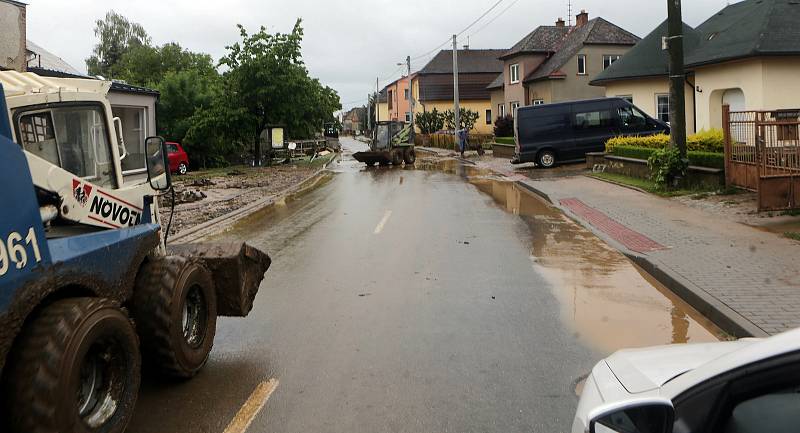 Šumvald, 8. června 2020 ráno. Následky bleskové povodně