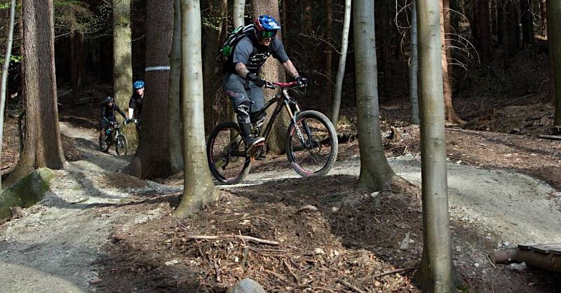 Nové kilometry populárních cyklistických Rychlebských stezek