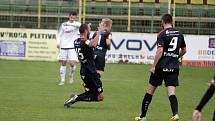Fotbalisté 1. HFK Olomouc (v bílém) podlehli ve třetím kole domácího poháru Hradci Králové 1:8