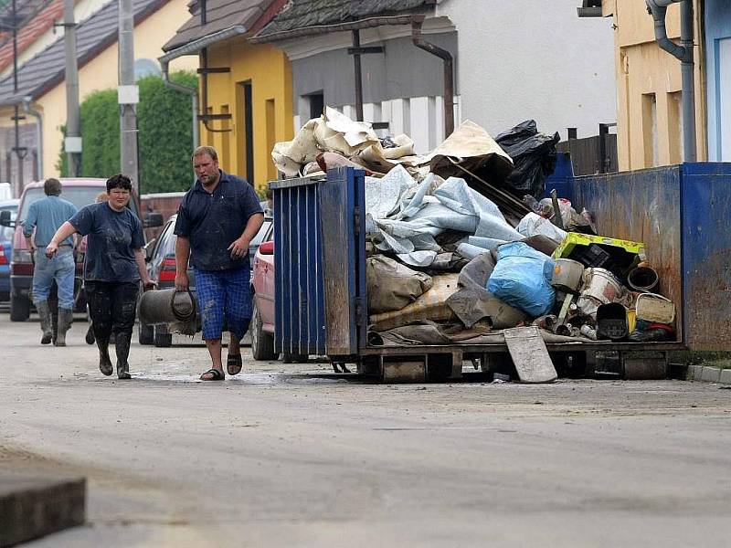 Následky záplav v Hustopečích nad Bečvou