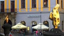 Restaurace McDonald´s v historickém Salmově paláci na Horním náměstí v Olomouci