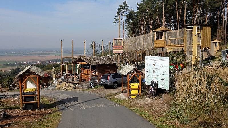 Olomoucká zoo na konci září 2019: po vichřici nové ohrady, opravený Lanáček a hromada vytěženého dřeva