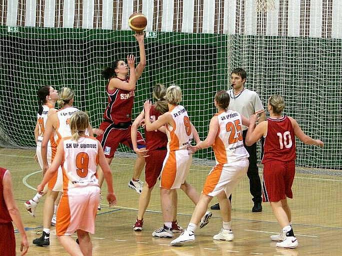 Basketbalistky Olomouce proti Spartě 