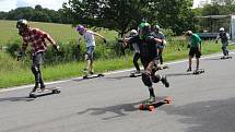 Sjezd Ecce Homo na longboardech