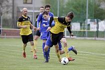 Nové Sady (ve žlutém) porazily Petrovice 2:1