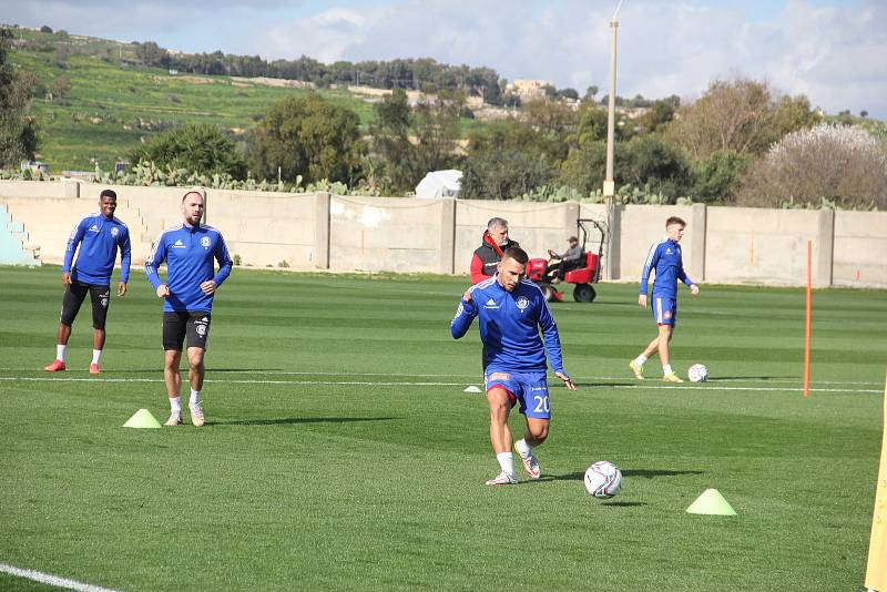 Fotbalisté Sigmy Olomouc trénovali na Maltě. Florent Poulolo, Tomáš Zahradníček, Juraj Chvátal, Jiří Saňák, Kryštof Daněk