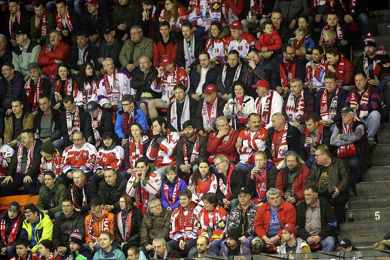 Fanoušci v plné "plechárně". Třetí čtvrtfinále Olomouc - Plzeň