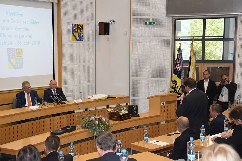 Prezident Zeman na setkání s krajskými zastupiteli v Olomouci